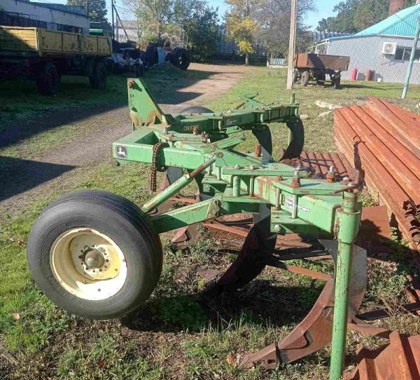 Глибокорозпушувач JOHN DEERE 915 2008 р. вживана с/г техніка